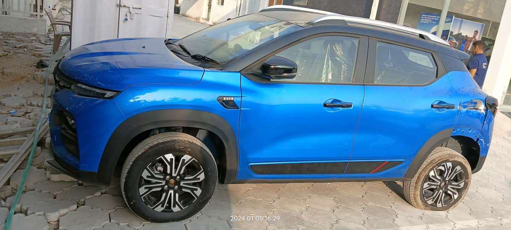 Disposal of damaged Renault KIGER RXZ CVT 1L T on “As Is Where Is”, and “No Complaint" basis.